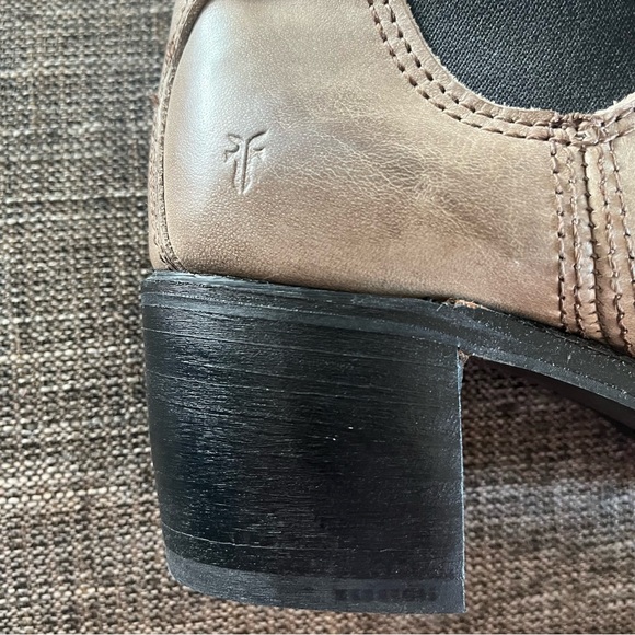 Frye boots women size 10 - Picture 5 of 8